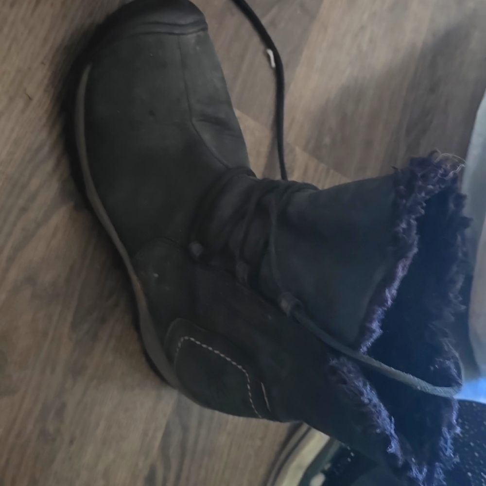 Keen lace up winter boot size 6.5